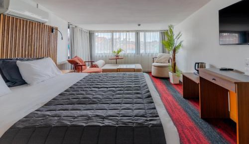 Suite with Garden View