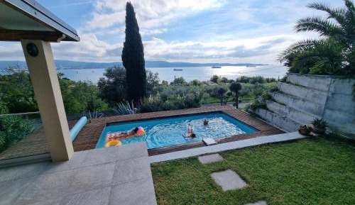 One-Bedroom Apartment with Sea View and Terrace