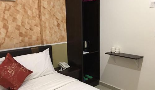 Deluxe Queen Room