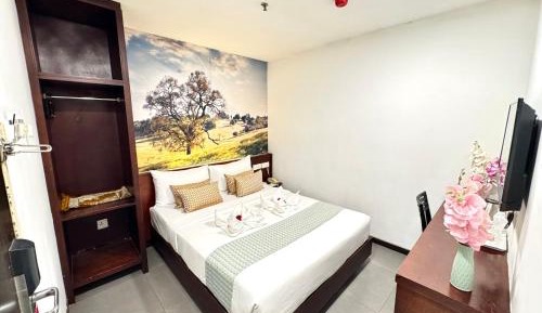 Standard Queen Room