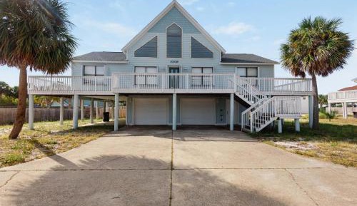 Four-Bedroom Holiday Home