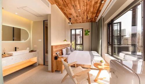 King Room with Balcony