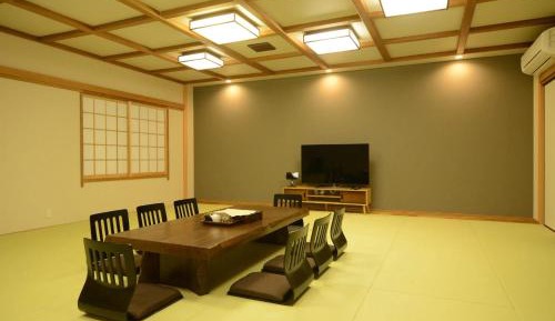 10-Bed Mixed Dormitory Room
