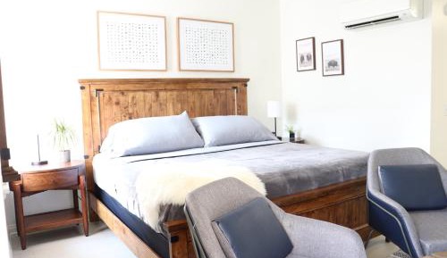 Studio Apartment with King Bed