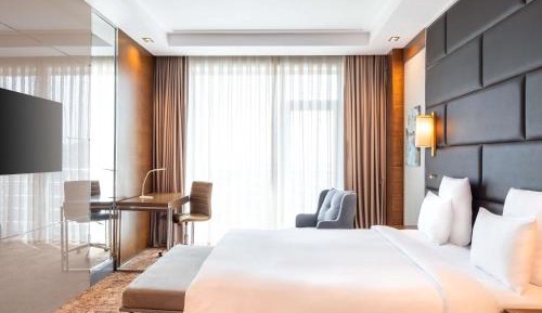 Executive King Suite with Sofa