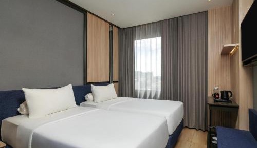 Classic Twin Room - City Side