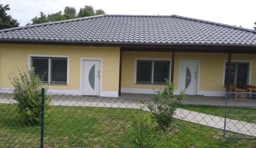 One-Bedroom Holiday Home