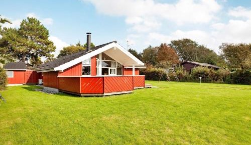 Four-Bedroom Holiday Home