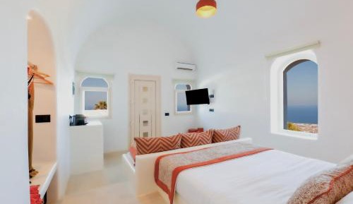 Deluxe Suite with Spa Bath
