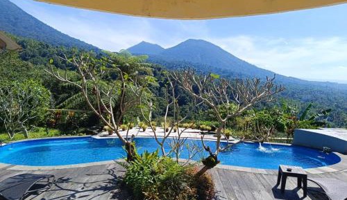 Deluxe Room with Mountain and Pool View