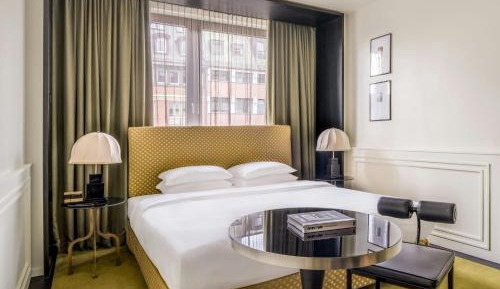 Deluxe King Room