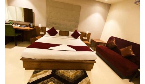 Deluxe King Room