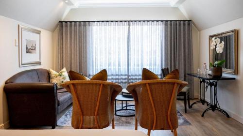 Deluxe King Suite