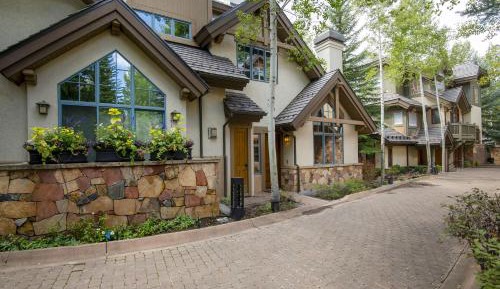 Four-Bedroom Holiday Home
