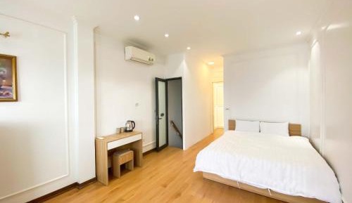 Studio with Balcony