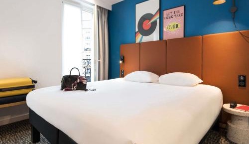 Standard Room with 1 double bed and 1 single bed