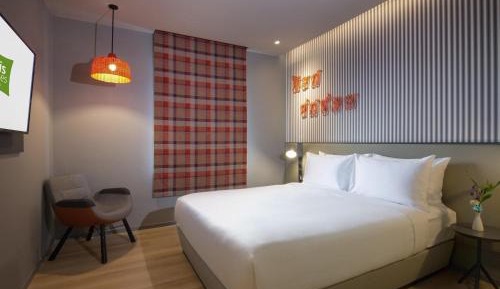 Standard Queen Room