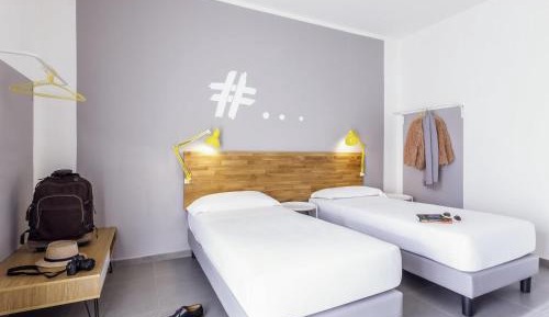 Standard Twin Room