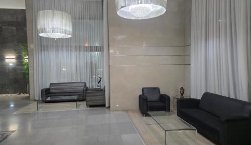 Four-Bedroom Apartment with Lake View