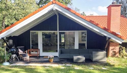 Three-Bedroom Holiday Home 