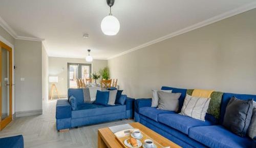 Three-Bedroom Holiday Home 
