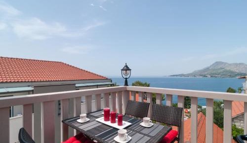 Studio Apartment with Sea View