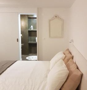 Suite with River View and Balcony