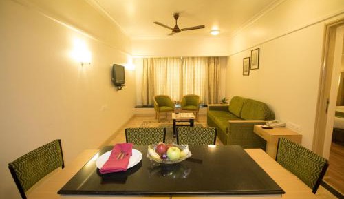 Suite with Separate Living Area and Bathtub