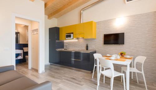 Deluxe Two-Bedroom Apartment