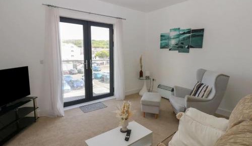 Two-Bedroom Apartment with Balcony and Sea View