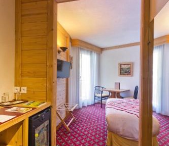 Club Double Room - Balcony with Lake view