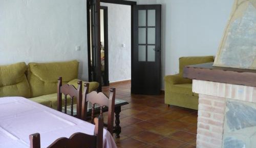 Three-Bedroom Apartment (6 Adults)