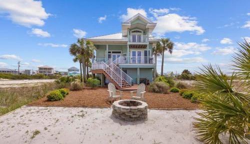 Three-Bedroom Holiday Home 