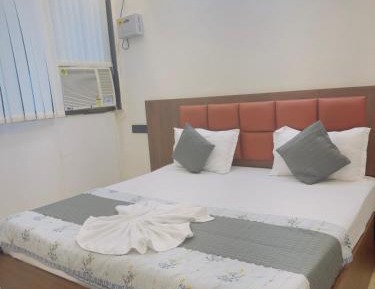 Standard Queen Room