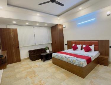 Deluxe Double Room with Extra Bed