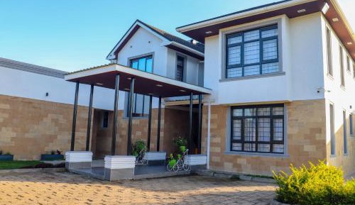 Seven-Bedroom House
