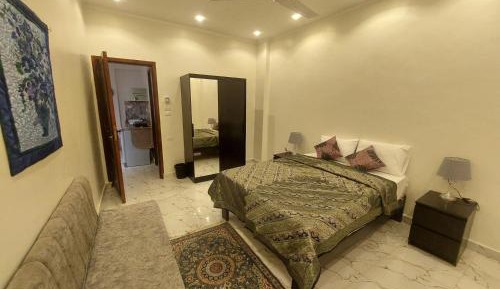 One-Bedroom Apartment with Balcony