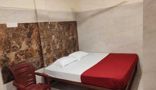 Deluxe Double Room (2 Adults + 1 Child)