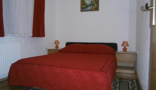 One-Bedroom Apartment with Balcony