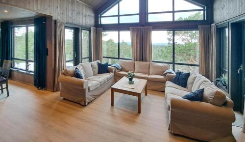 Five-Bedroom Holiday Home
