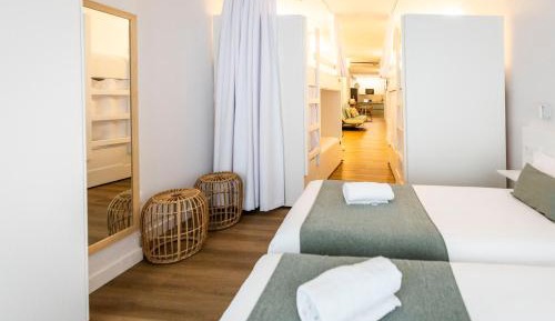 6-Bed Mixed Dormitory Room