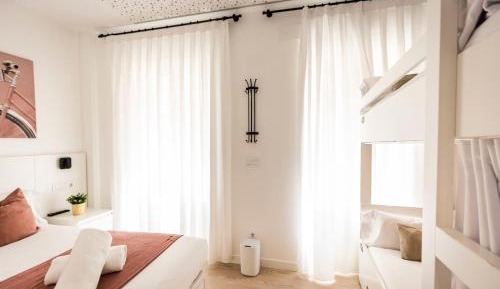  Mixed Dormitory Room with shared Bathroom 
