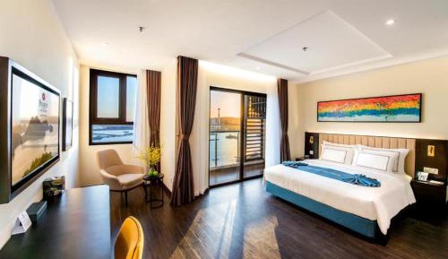 Deluxe Room (2 Adults + 1 Child)