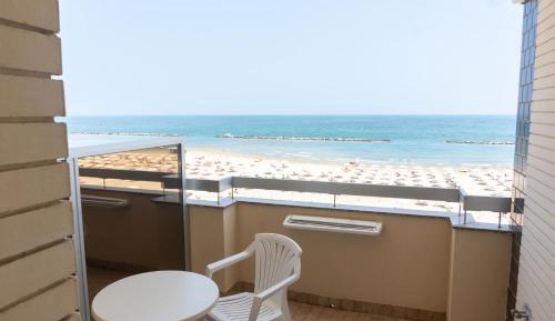 Double or Twin Room with Sea View