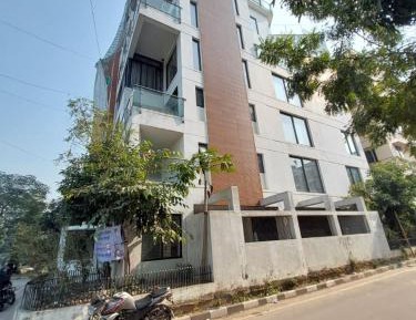 One-Bedroom Apartment with Terrace