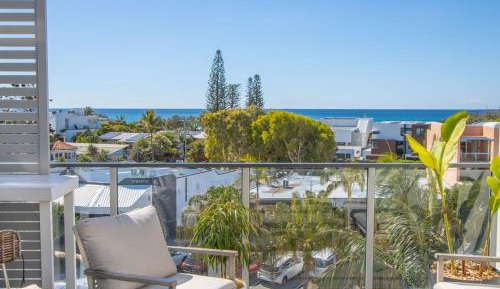 One-Bedroom Apartment with Sea View
