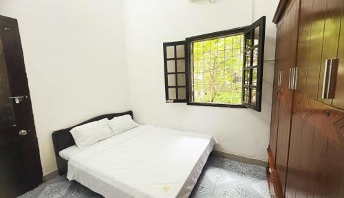 Standard Double Room with Shared Bathroom