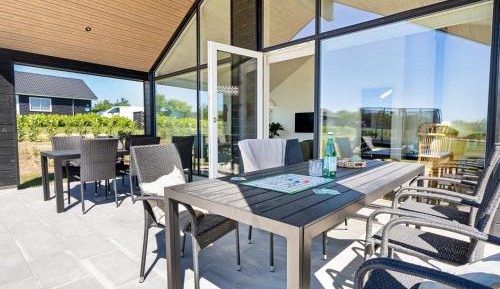 Eight-Bedroom Holiday Home