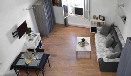 Studio - Split Level