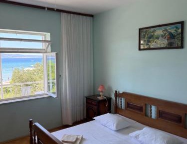 Double Room with Shared Bathroom and Balcony with Sea View